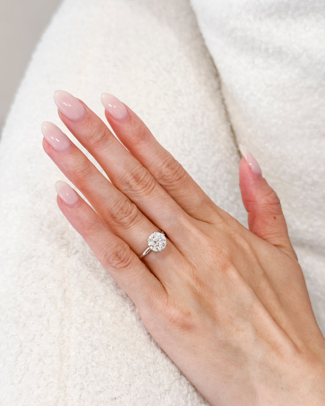 Round 2.01 E VS1 IDEXEX IGI | 18k White Gold | Wrap Around Halo