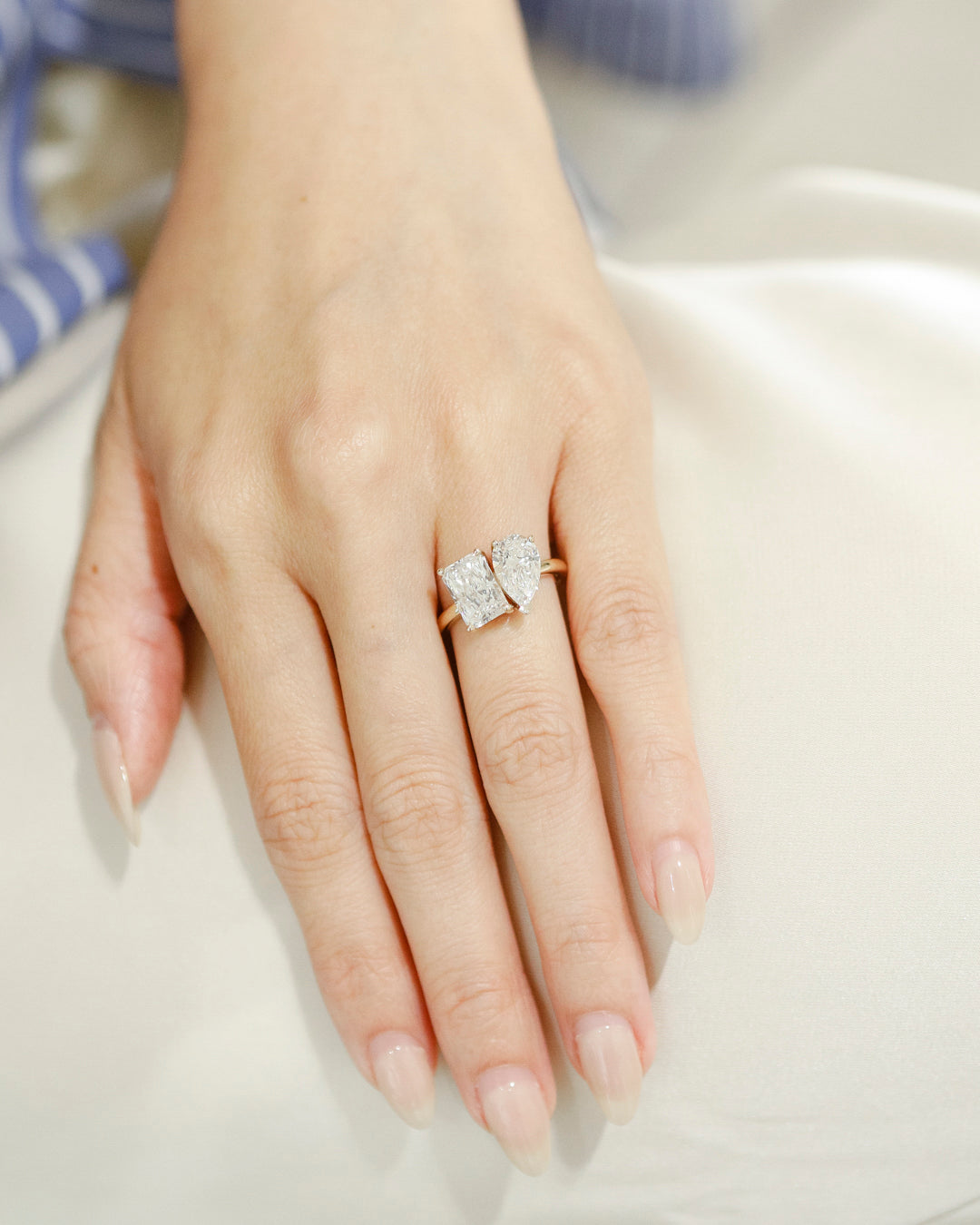 Toi Et Moi Ring | Radiant 2.00 E VS1 EXEX IGI | Pear 1.52 E VS1 EXEX IGI | 18k Light Gold