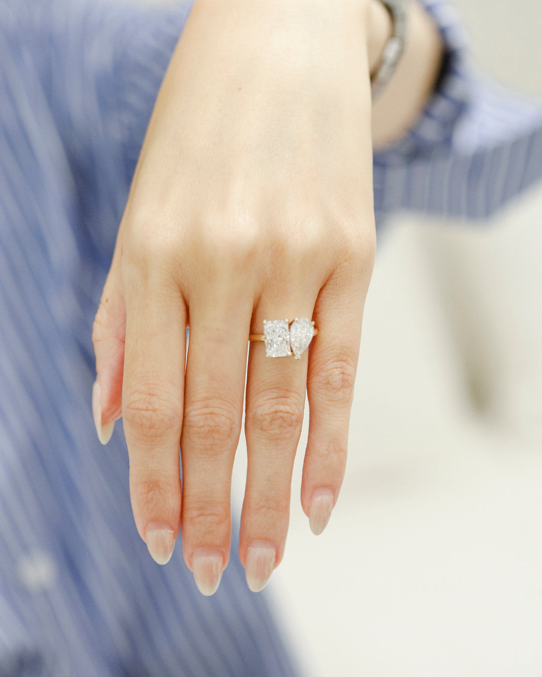 Toi Et Moi Ring | Radiant 2.00 E VS1 EXEX IGI | Pear 1.52 E VS1 EXEX IGI | 18k Light Gold