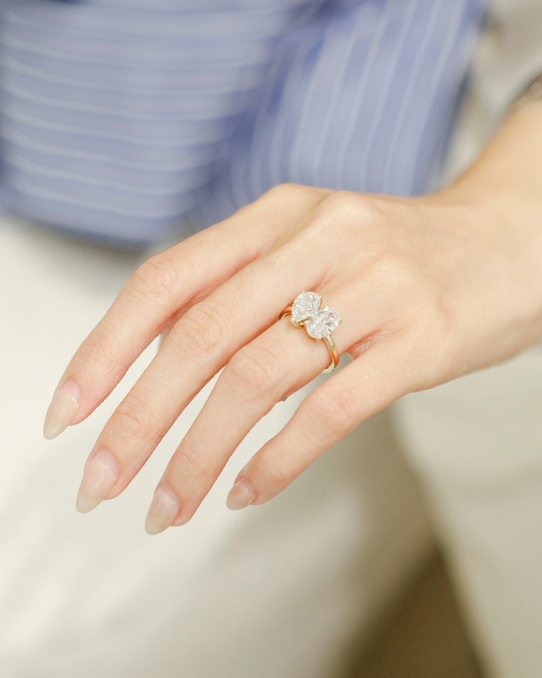 Toi Et Moi Ring | Oval 1.58 E VS1 EXEX IGI | Pear 1.51 E VS1 EXEX IGI | 18k Light Gold
