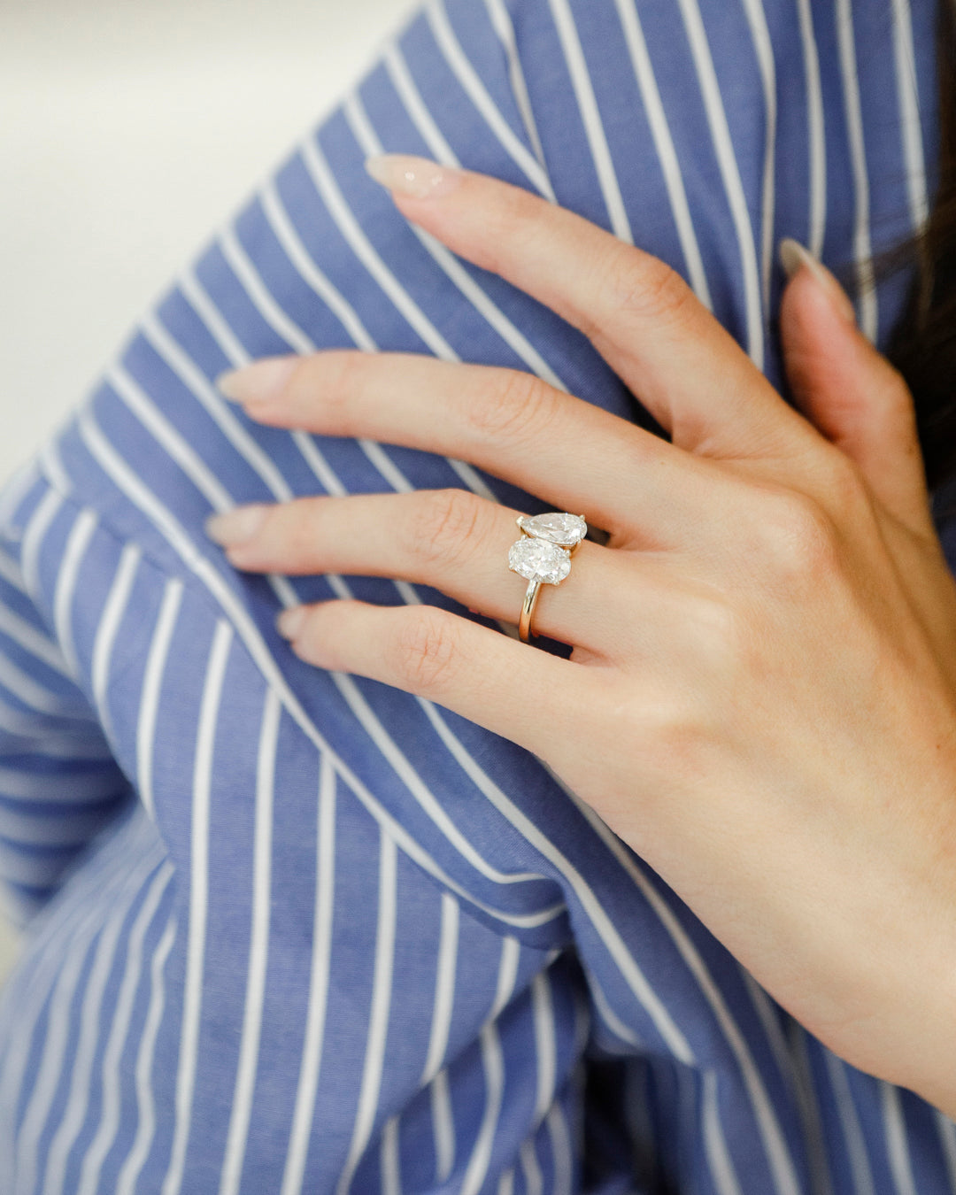 Toi Et Moi Ring | Oval 1.58 E VS1 EXEX IGI | Pear 1.51 E VS1 EXEX IGI | 18k Light Gold