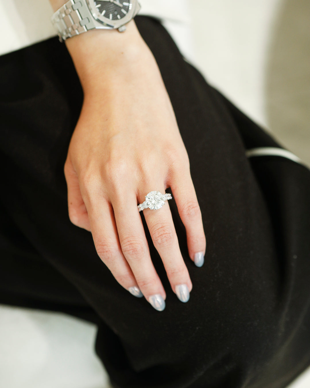Round 5.01 F VS1 IDEXEX IGI | 18k White Gold + Diamond Pave 50% (0.30 tapered) + Hidden Halo