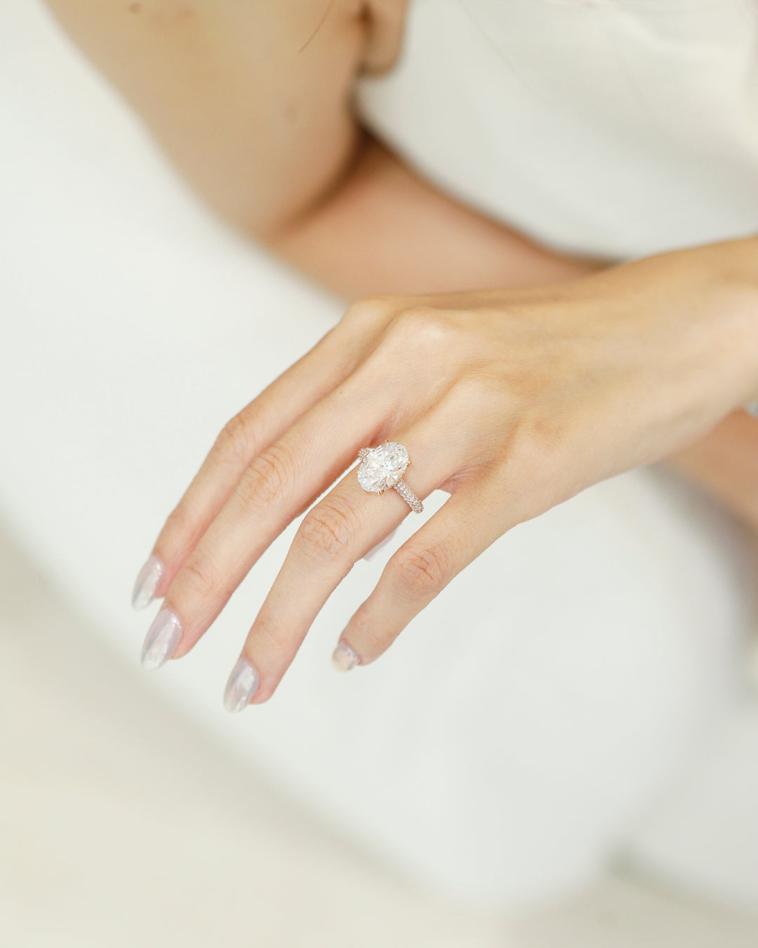 Oval 4.06 F VS1 EXEX IGI | 18k Rose Gold + 3 row pave 50% + Hidden Halo