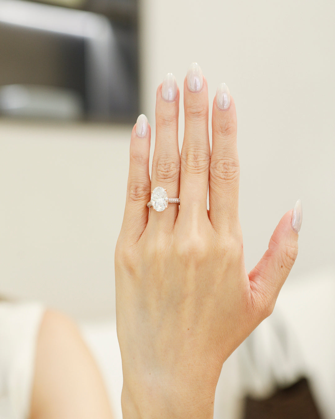 Oval 4.06 F VS1 EXEX IGI | 18k Rose Gold + 3 row pave 50% + Hidden Halo