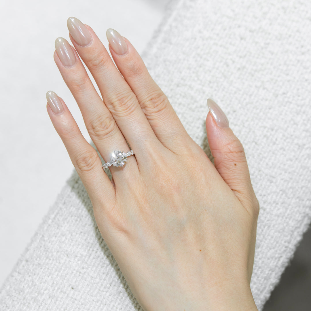 Round 1.92 E VS1 IDEXEX IGI | 18k White Gold + Diamond Pave band 50% + Hidden Halo